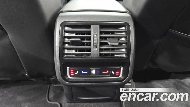 Volkswagen Passat 2022 — photo 19