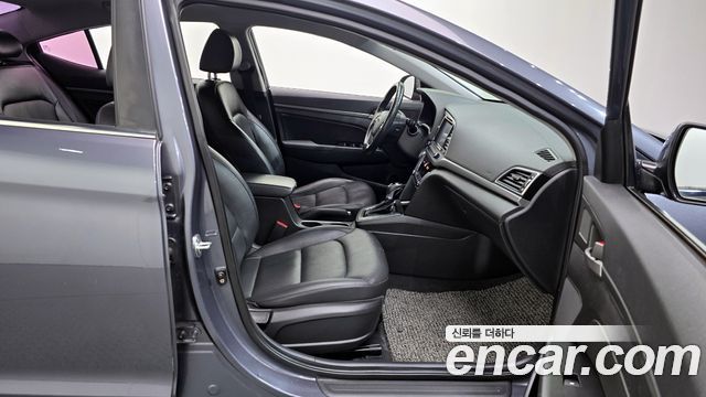 Hyundai AVANTE 2016 — photo 10