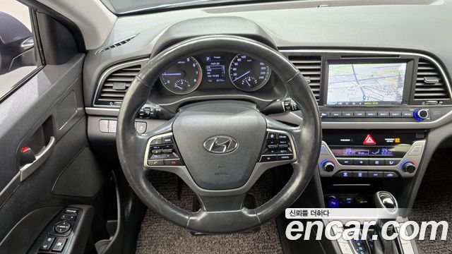 Hyundai AVANTE 2016 — photo 14