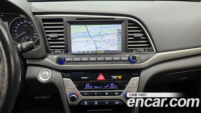 Hyundai AVANTE 2016 — photo 16