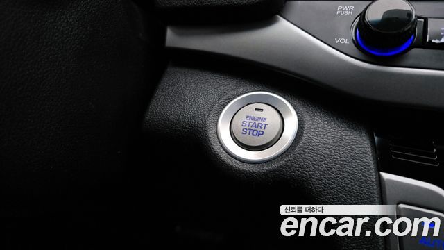 Hyundai AVANTE 2016 — photo 18