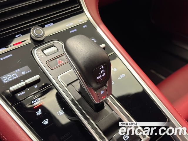 Porsche Panamera 2020 — photo 16
