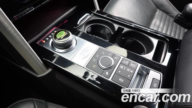 Land Rover Discovery 2017 — photo 9