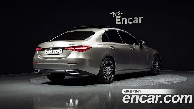 Mercedes-Benz C-Class 2022 — photo 2