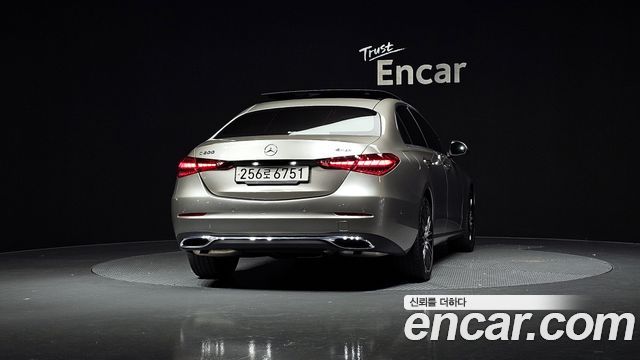 Mercedes-Benz C-Class 2022 — photo 4