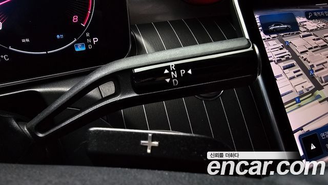 Mercedes-Benz C-Class 2022 — photo 9