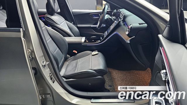 Mercedes-Benz C-Class 2022 — photo 10