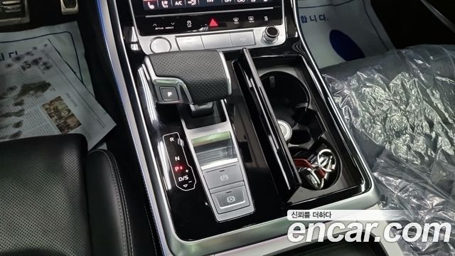Audi Q8 2020 — photo 13