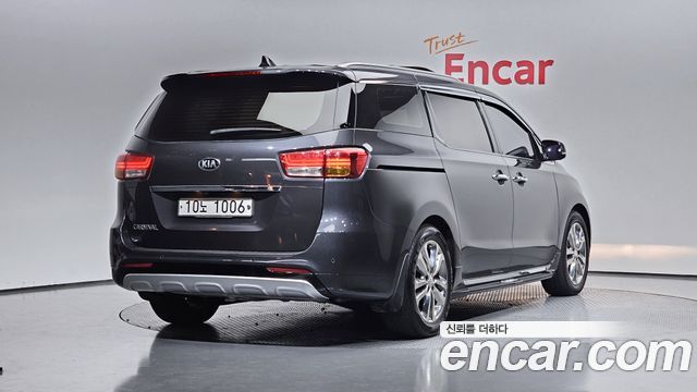 Kia Canival 2017 — photo 2
