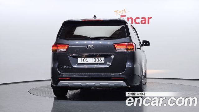 Kia Canival 2017 — photo 4