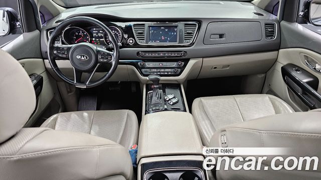 Kia Canival 2017 — photo 7
