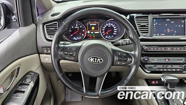 Kia Canival 2017 — photo 13