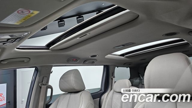 Kia Canival 2017 — photo 19