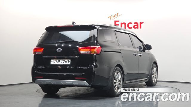 Kia Canival 2018 — photo 2