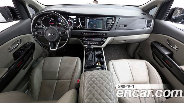 Kia Canival 2018 — photo 7