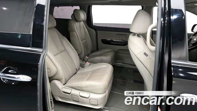 Kia Canival 2018 — photo 12