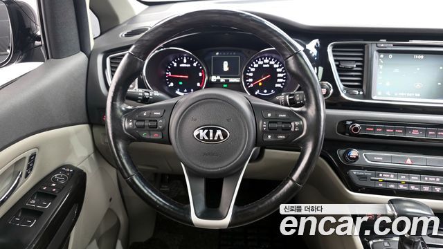 Kia Canival 2018 — photo 14