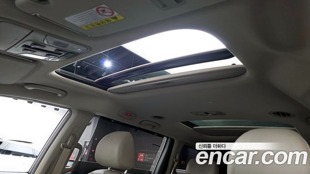 Kia Canival 2018 — photo 18