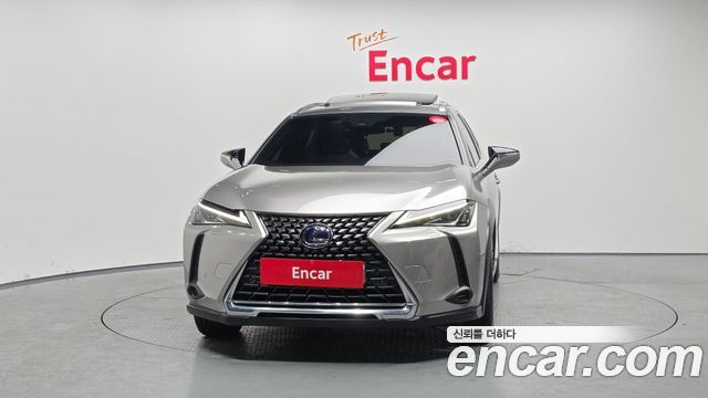 Lexus UX 2021 — photo 3