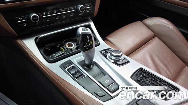 BMW 5-Series 2013 — photo 9