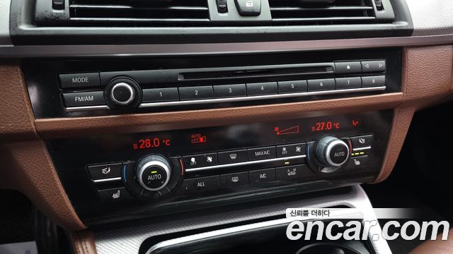 BMW 5-Series 2013 — photo 18