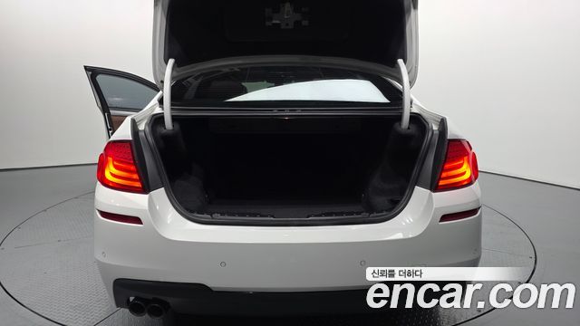BMW 5-Series 2013 — photo 20