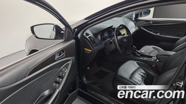Hyundai Sonata 2012 — photo 11
