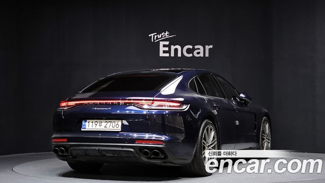 Porsche Panamera 2021 — photo 2