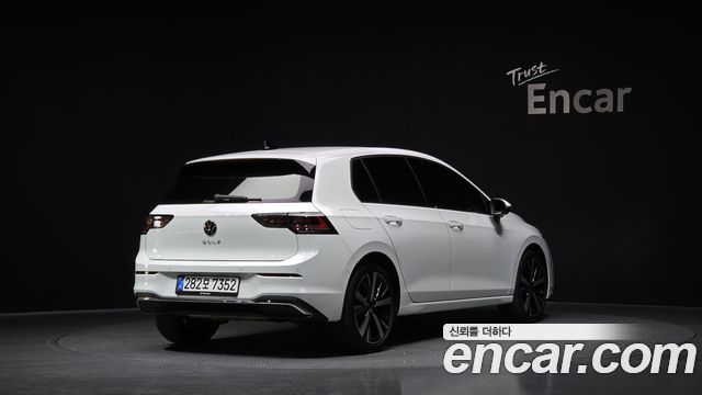 Volkswagen Golf 2025 — photo 2
