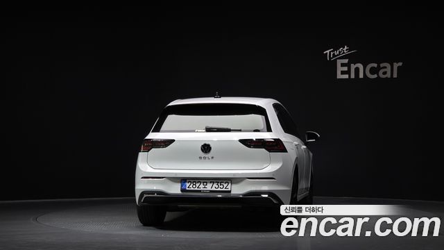 Volkswagen Golf 2025 — photo 4