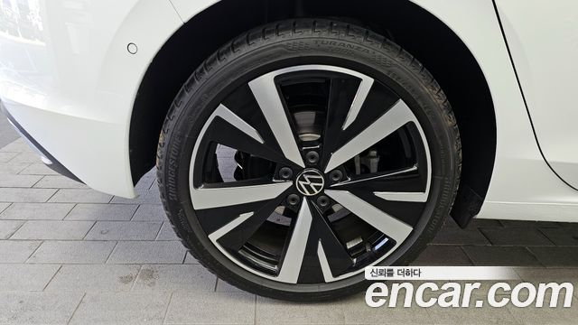 Volkswagen Golf 2025 — photo 5