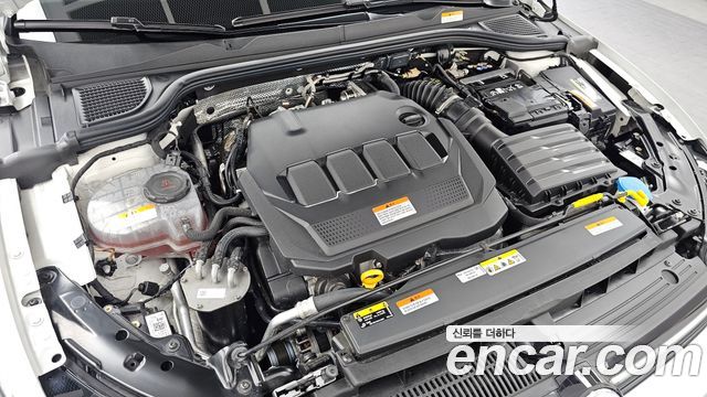 Volkswagen Golf 2025 — photo 6