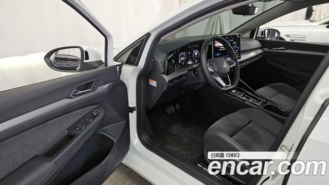 Volkswagen Golf 2025 — photo 10
