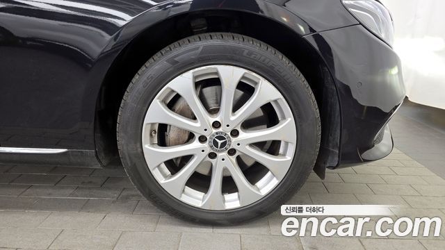Mercedes-Benz E-Class 2018 — photo 5