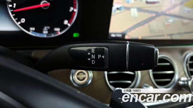 Mercedes-Benz E-Class 2018 — photo 9