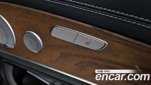 Mercedes-Benz E-Class 2018 — photo 18
