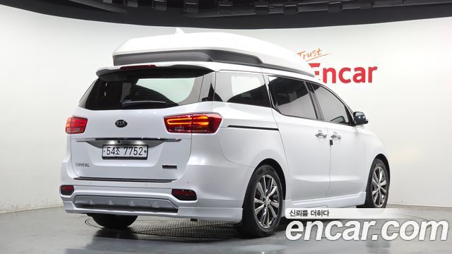 Kia Canival 2019 — photo 2