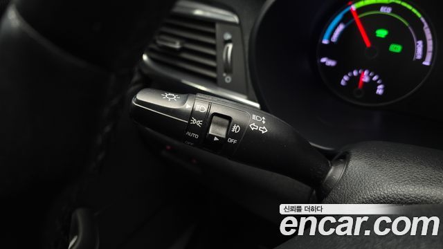Kia K5 2016 — photo 16