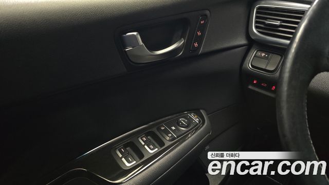 Kia K5 2016 — photo 17