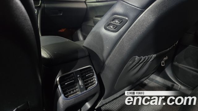 Kia K5 2016 — photo 19
