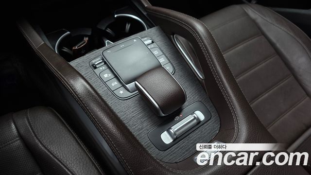 Mercedes-Benz GLE-Class 2022 — photo 18