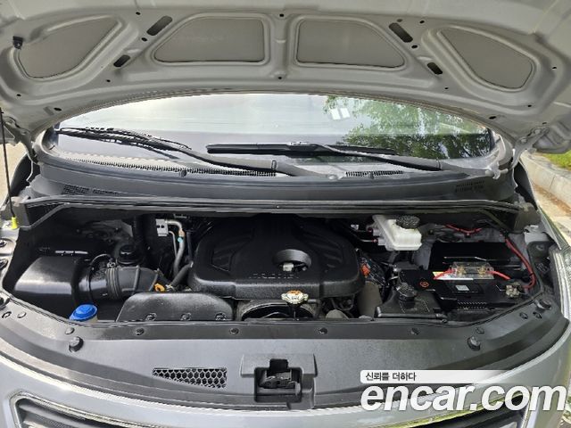 Hyundai Starex 2017 — photo 10