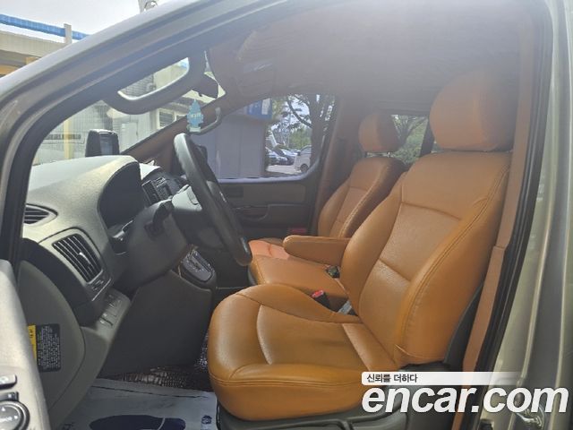 Hyundai Starex 2017 — photo 11