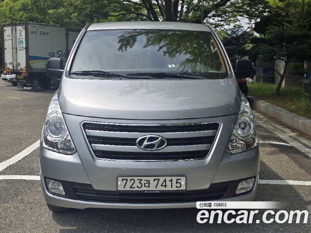 Hyundai Starex 2017 — photo 12