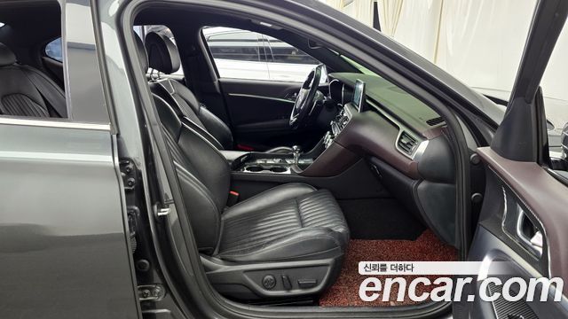 Genesis G70 2018 — photo 11