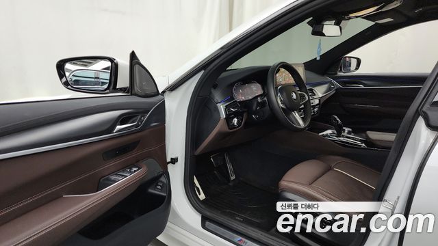 BMW Gran Turismo 2024 — photo 10