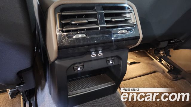 BMW 5-Series 2024 — photo 13