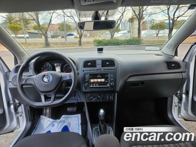Volkswagen Polo 2016 — photo 10