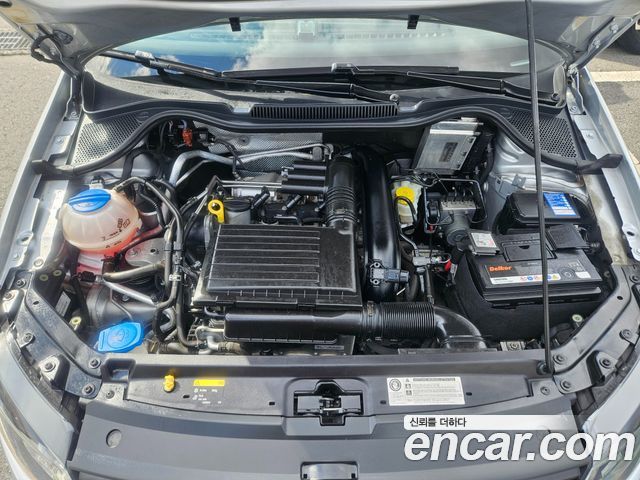 Volkswagen Polo 2016 — photo 12