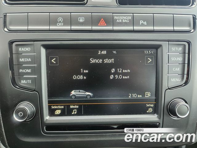 Volkswagen Polo 2016 — photo 17